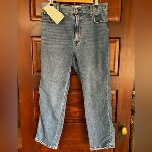 Abercrombie & Fitch Ultra High Rise Ankle Straight Jean Size 31 12